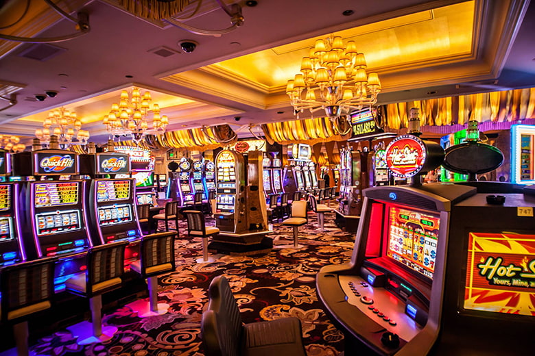Land-based casinos inspire the developers of online gambling brands
