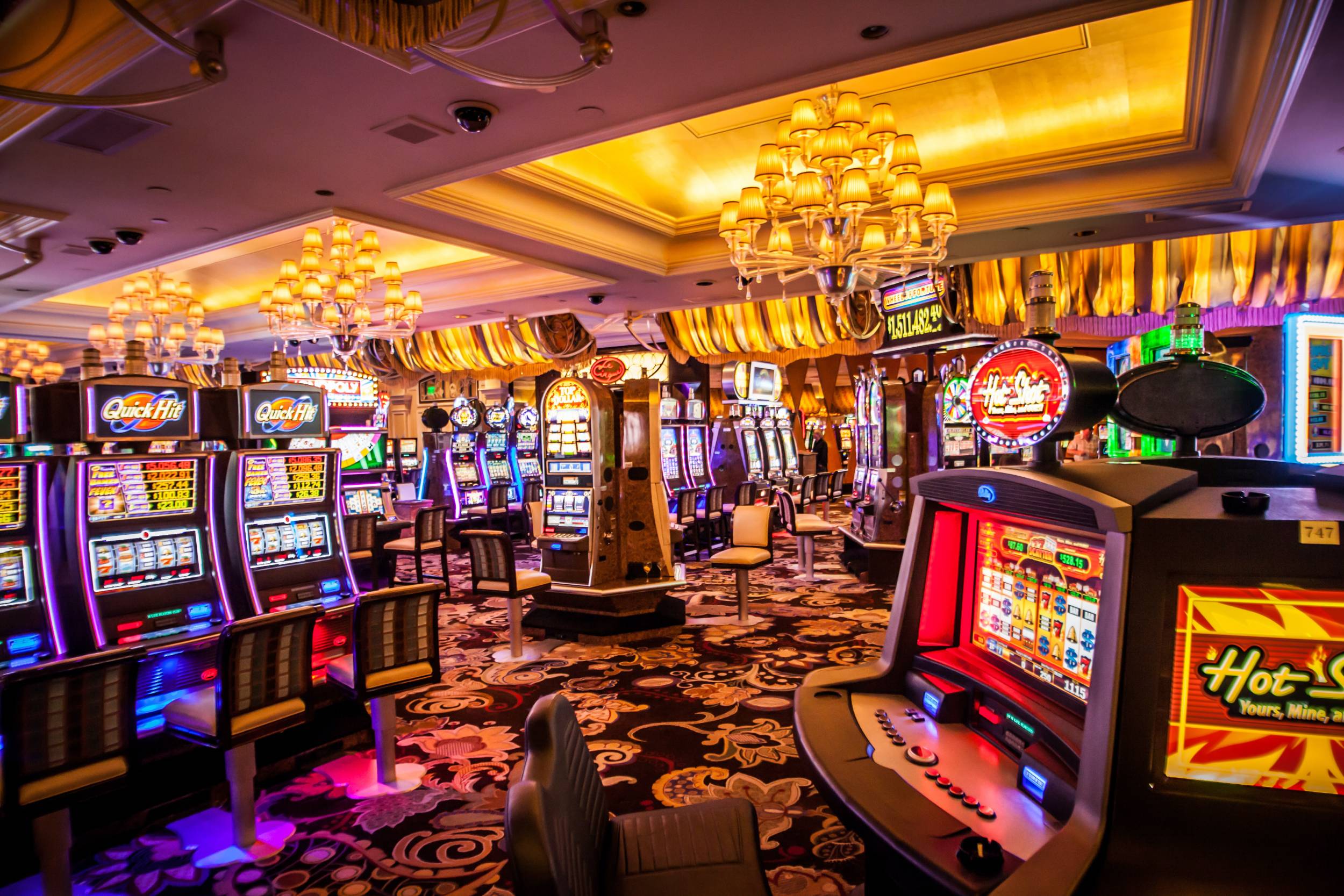 Land-based casinos inspire the developers of online gambling brands